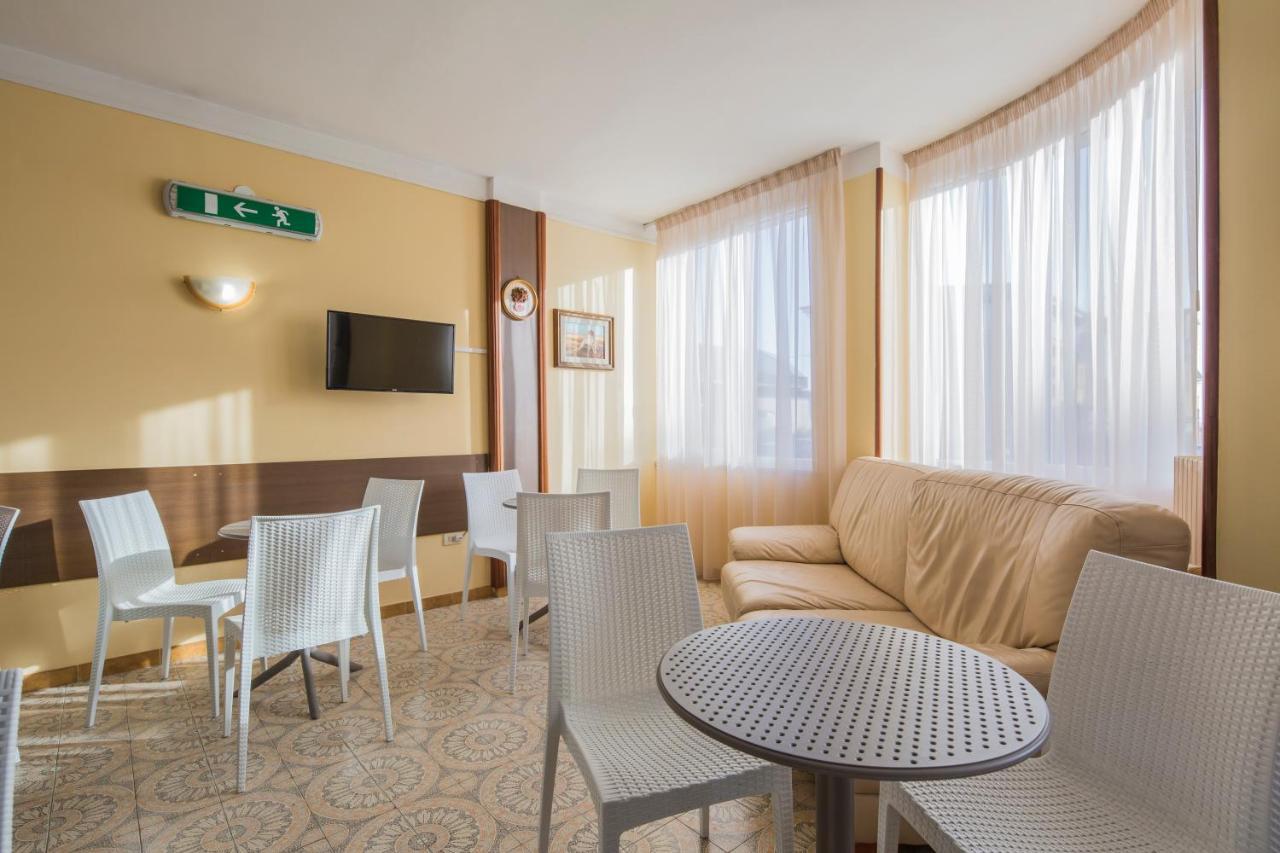 Hotel Rosy 巴蒂帕利亚 外观 照片